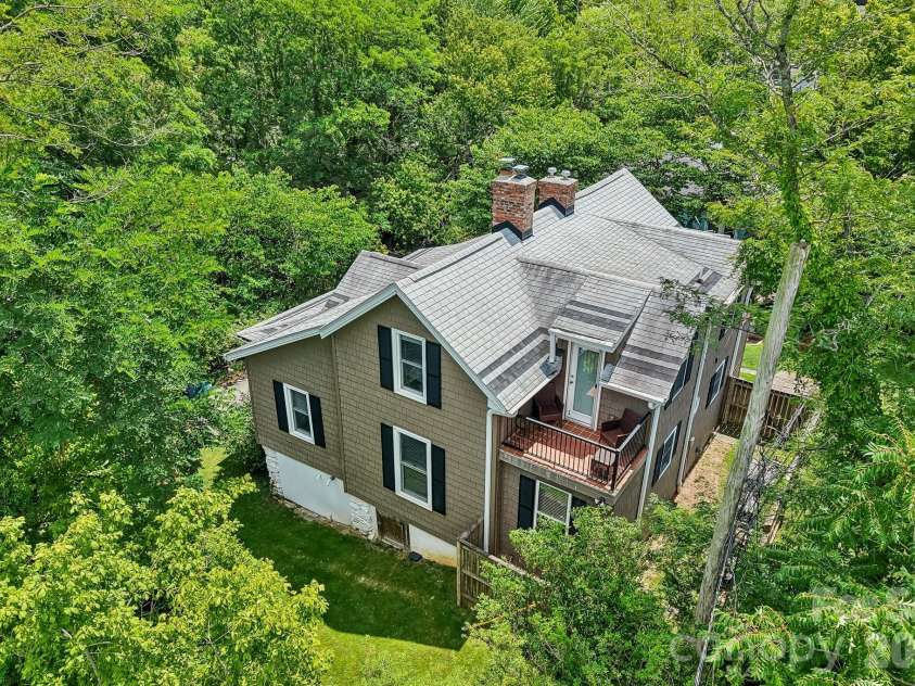 23 Tuskeegee Street, Asheville, NC 28801.  MLS# CAR4398040, YatesRealty ID 34611. 