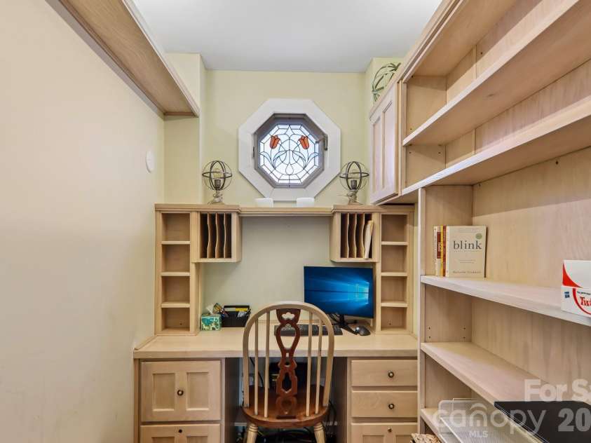 23 Tuskeegee Street, Asheville, NC 28801.  MLS# CAR4398040, YatesRealty ID 34611. Office
