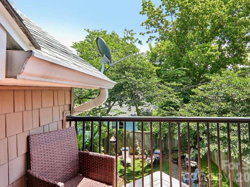 23 Tuskeegee Street, Asheville, NC 28801.  MLS# CAR4398040, YatesRealty ID 34611. Upper balcony 2