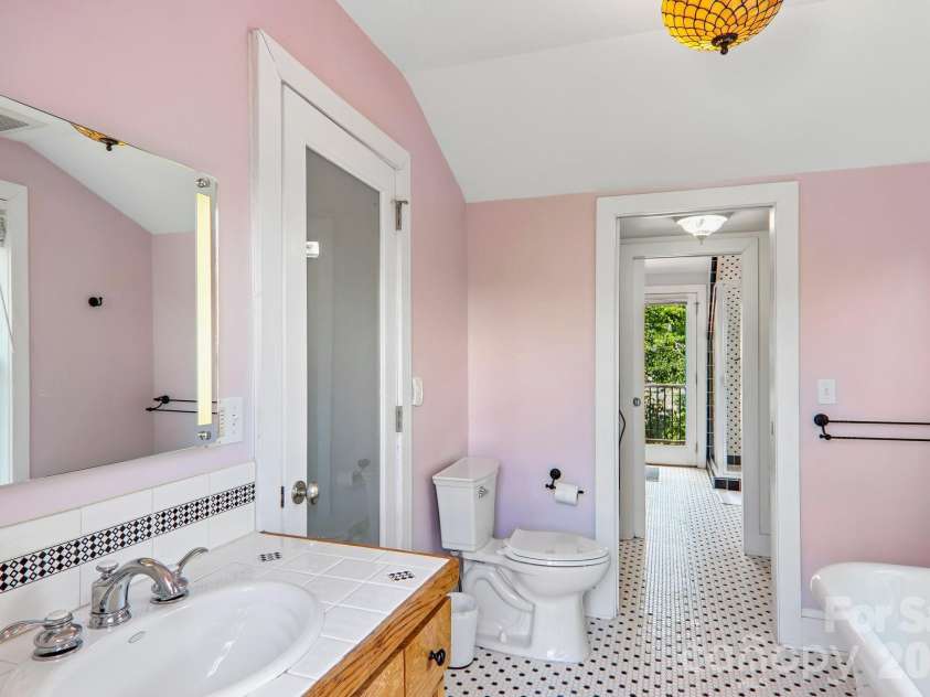 23 Tuskeegee Street, Asheville, NC 28801.  MLS# CAR4398040, YatesRealty ID 34611. Upper bathroom 1