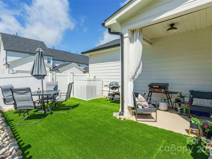 651 Melville Drive, Rock Hill, SC 29732.  MLS# CAR4262767, YatesRealty ID 34611. 