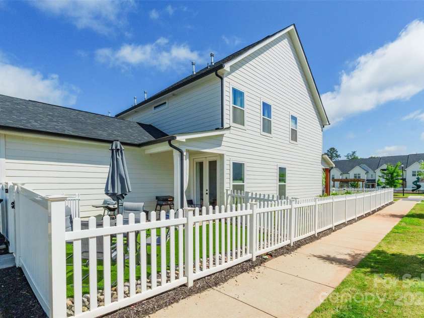 651 Melville Drive, Rock Hill, SC 29732.  MLS# CAR4262767, YatesRealty ID 34611. 