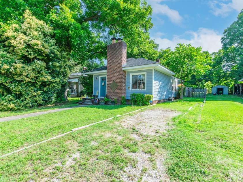 129 Brawley Street, Chester, SC 29706.  MLS# CAR4392609, YatesRealty ID 34612. 