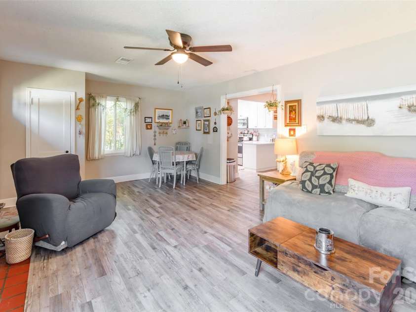 129 Brawley Street, Chester, SC 29706.  MLS# CAR4392609, YatesRealty ID 34612. 