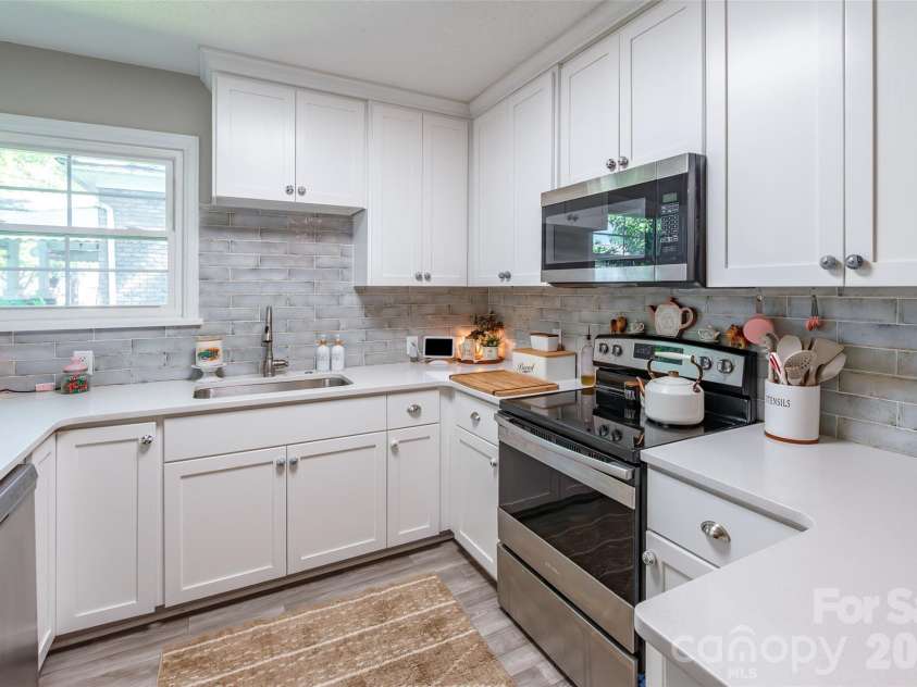 129 Brawley Street, Chester, SC 29706.  MLS# CAR4392609, YatesRealty ID 34612. 