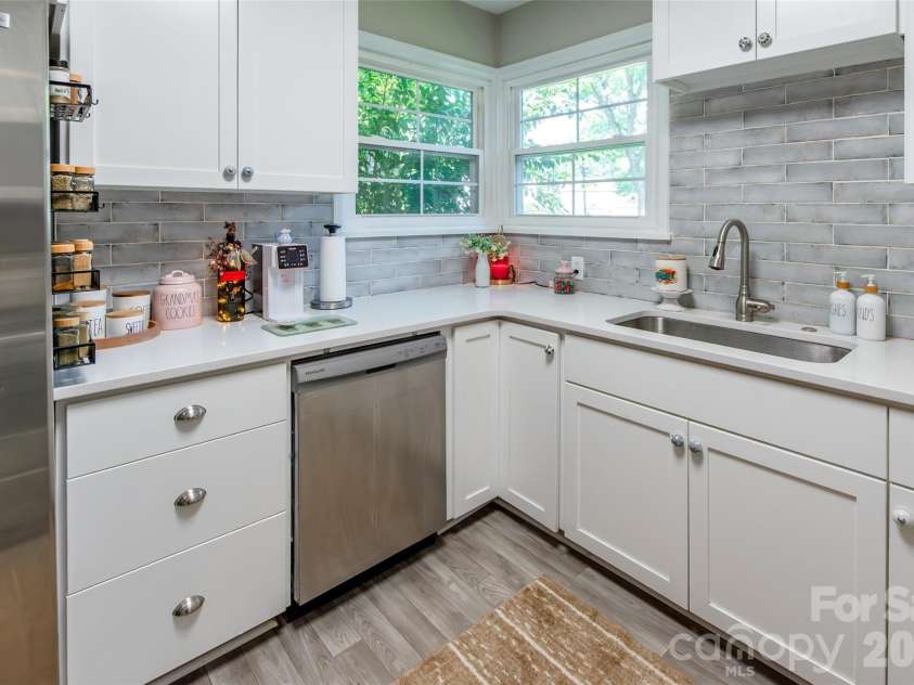 129 Brawley Street, Chester, SC 29706.  MLS# CAR4392609, YatesRealty ID 34612. 