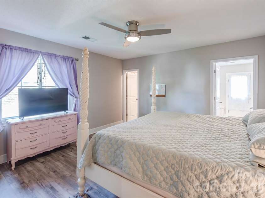 129 Brawley Street, Chester, SC 29706.  MLS# CAR4392609, YatesRealty ID 34612. 