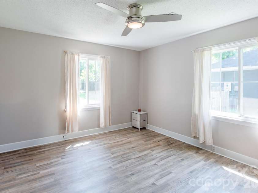 129 Brawley Street, Chester, SC 29706.  MLS# CAR4392609, YatesRealty ID 34612. 