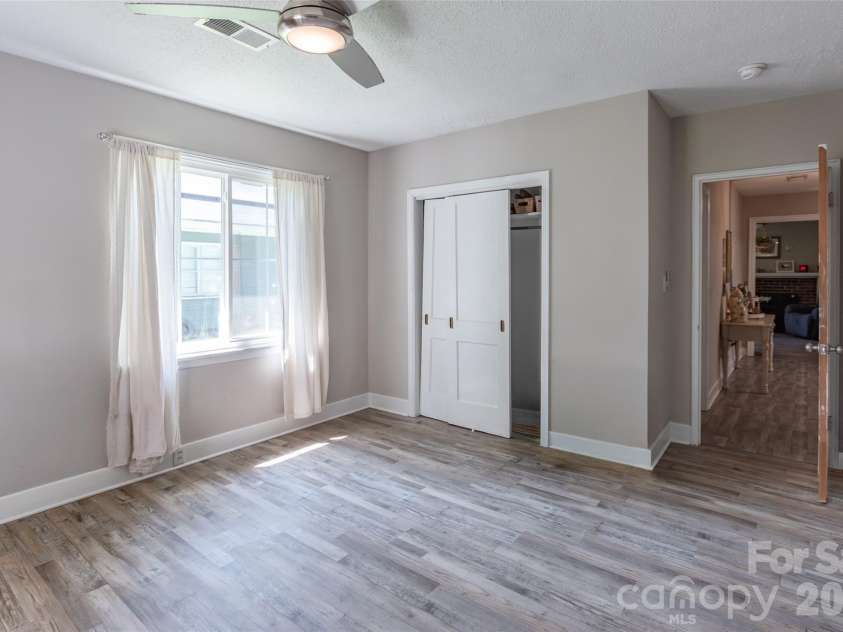 129 Brawley Street, Chester, SC 29706.  MLS# CAR4392609, YatesRealty ID 34612. 
