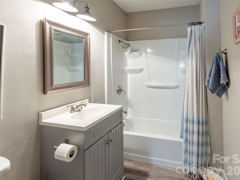 129 Brawley Street, Chester, SC 29706.  MLS# CAR4392609, YatesRealty ID 34612. 