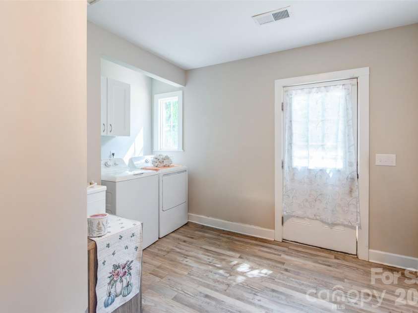 129 Brawley Street, Chester, SC 29706.  MLS# CAR4392609, YatesRealty ID 34612. 