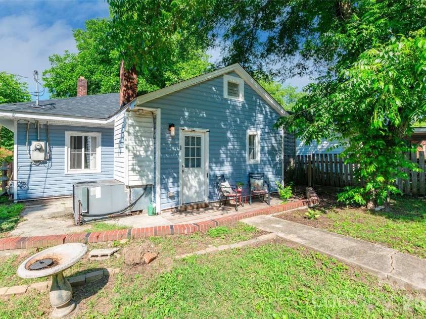 129 Brawley Street, Chester, SC 29706.  MLS# CAR4392609, YatesRealty ID 34612. 