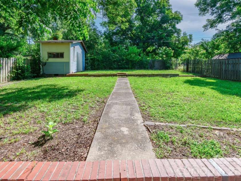 129 Brawley Street, Chester, SC 29706.  MLS# CAR4392609, YatesRealty ID 34612. 