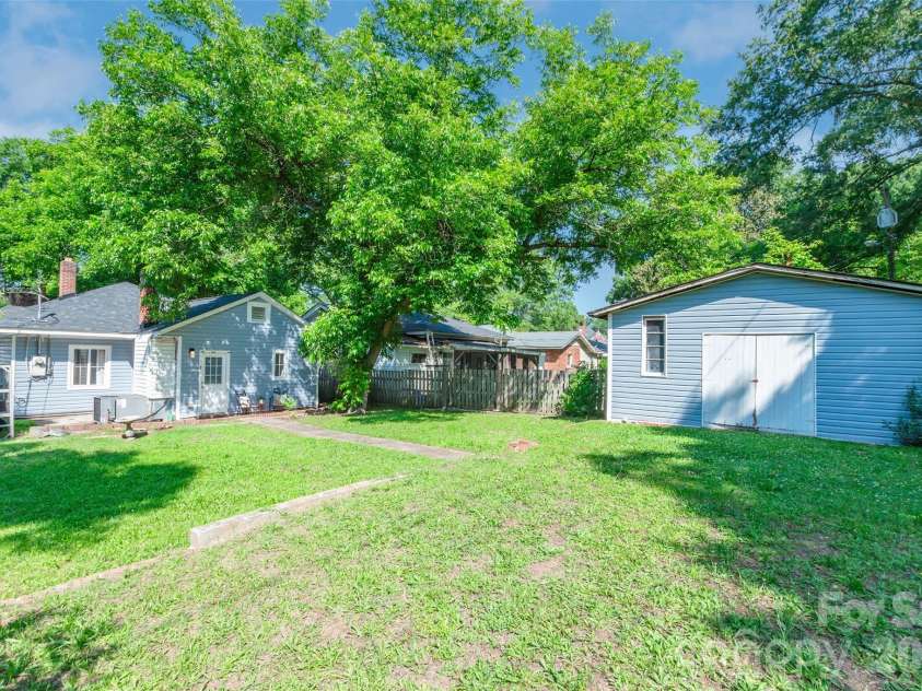 129 Brawley Street, Chester, SC 29706.  MLS# CAR4392609, YatesRealty ID 34612. 