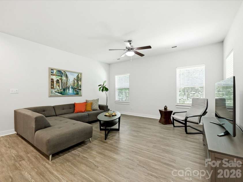 10038 Lilac Court, Charlotte, NC 28215.  MLS# CAR4396585, YatesRealty ID 34613. 