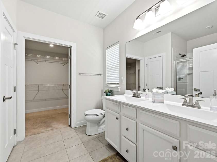 10038 Lilac Court, Charlotte, NC 28215.  MLS# CAR4396585, YatesRealty ID 34613. 