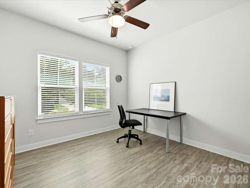 10038 Lilac Court, Charlotte, NC 28215.  MLS# CAR4396585, YatesRealty ID 34613. 