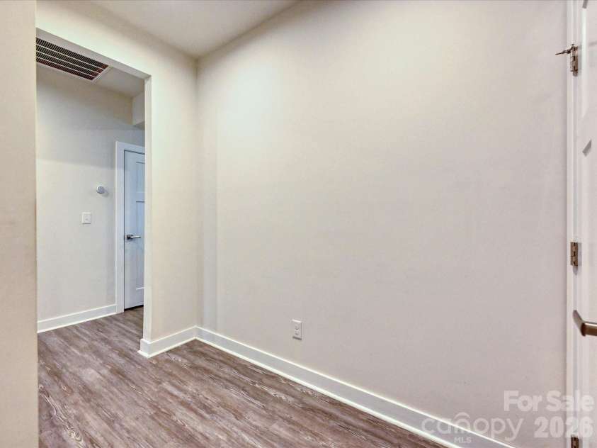 10038 Lilac Court, Charlotte, NC 28215.  MLS# CAR4396585, YatesRealty ID 34613. 