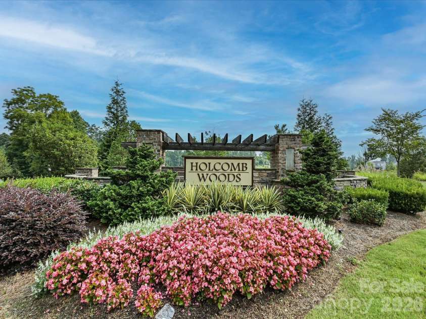 10038 Lilac Court, Charlotte, NC 28215.  MLS# CAR4396585, YatesRealty ID 34613. 