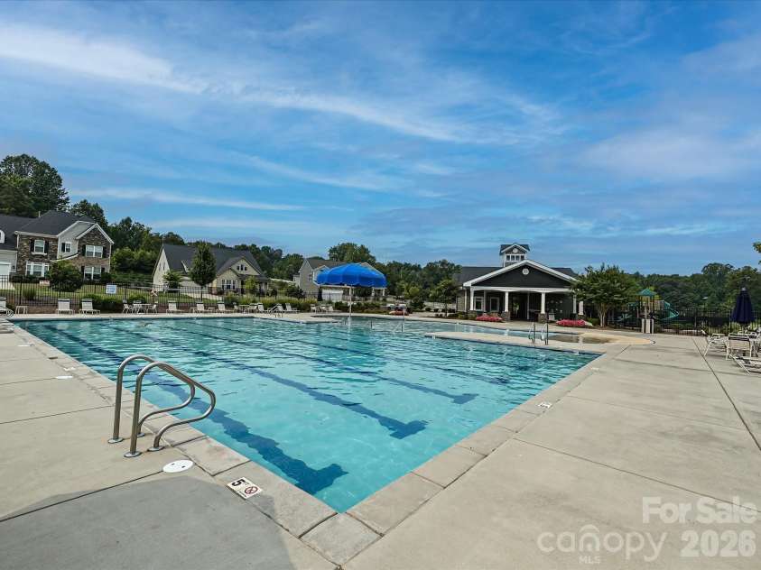 10038 Lilac Court, Charlotte, NC 28215.  MLS# CAR4396585, YatesRealty ID 34613. 