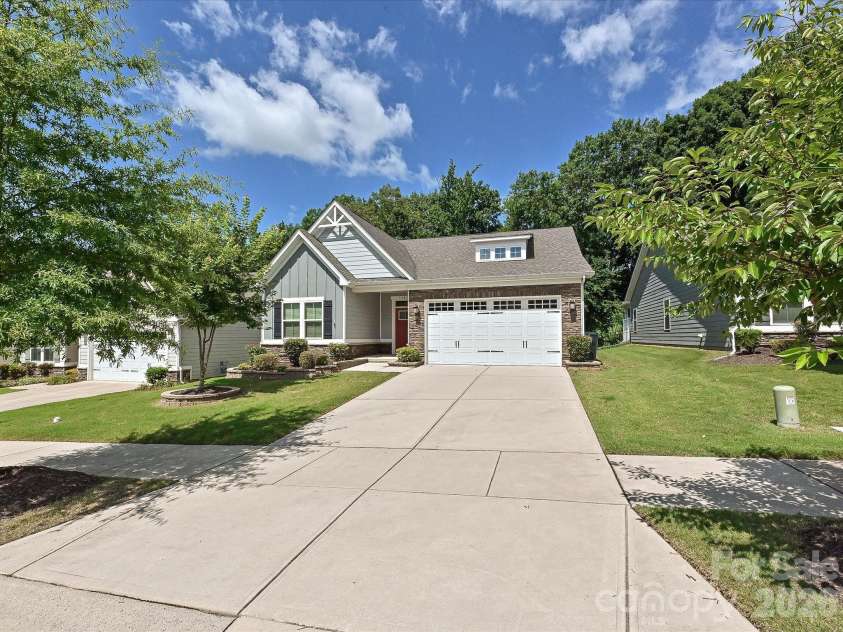 10038 Lilac Court, Charlotte, NC 28215.  MLS# CAR4396585, YatesRealty ID 34613. 