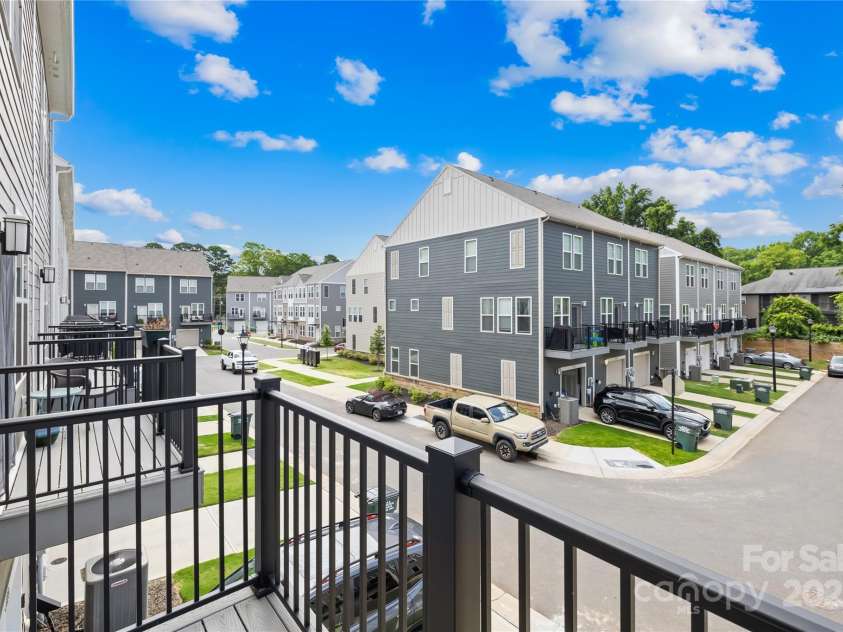 4018 Capital Ridge Court, Charlotte, NC 28205.  MLS# CAR4196575, YatesRealty ID 34613. Welcome to 4018 Capital Ridge - minutes from Plaza Midwood and Uptown Charlotte!