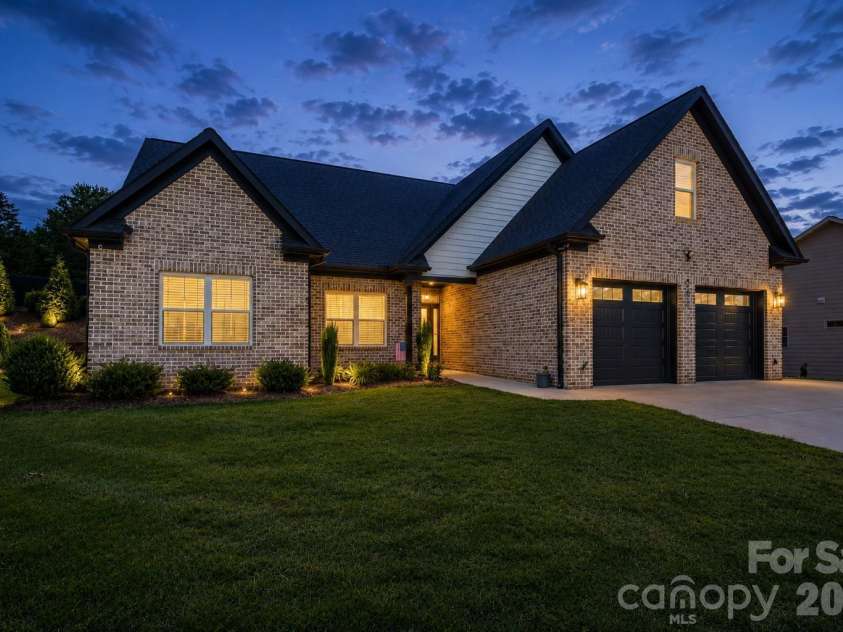 4282 Holly Circle, Conover, NC 28613.  MLS# CAR4397170, YatesRealty ID 34614. 