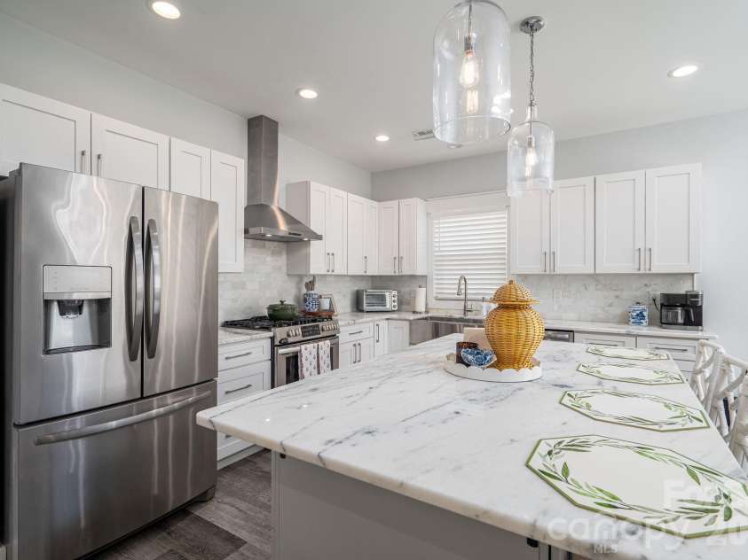 4282 Holly Circle, Conover, NC 28613.  MLS# CAR4397170, YatesRealty ID 34614. Kitchen