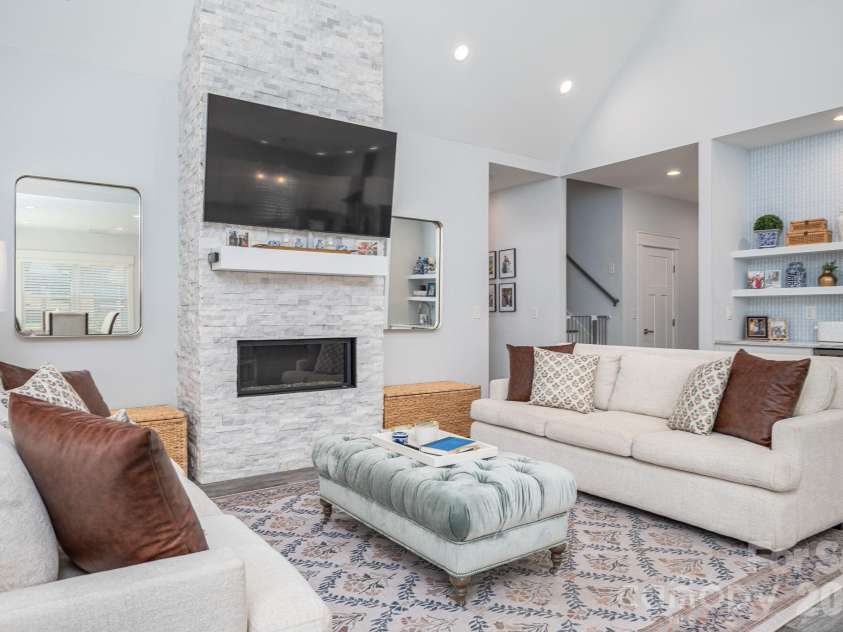 4282 Holly Circle, Conover, NC 28613.  MLS# CAR4397170, YatesRealty ID 34614. Living Room