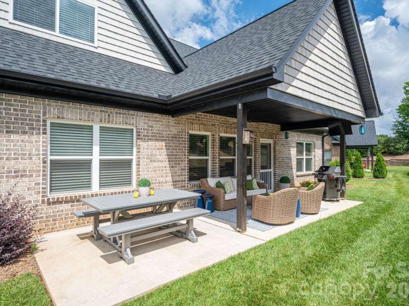 4282 Holly Circle, Conover, NC 28613.  MLS# CAR4397170, YatesRealty ID 34614. Spacious Patio