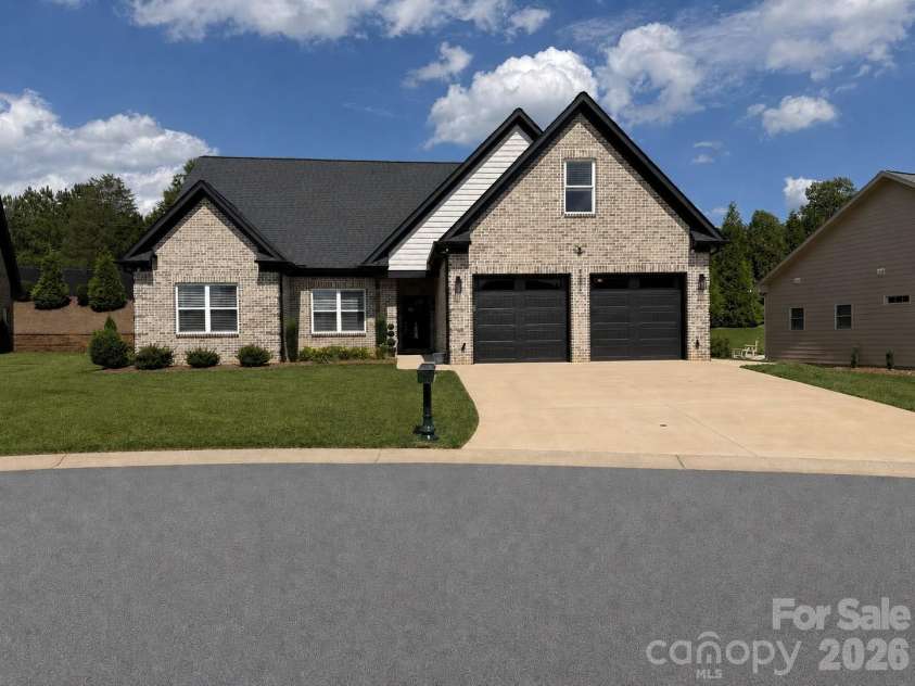 4282 Holly Circle, Conover, NC 28613.  MLS# CAR4397170, YatesRealty ID 34614. Welcome Home