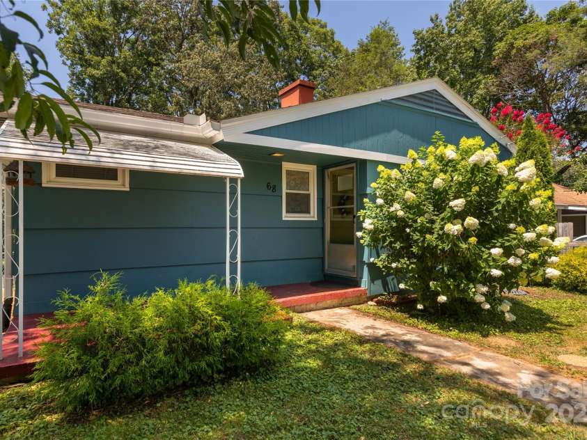 68 Vandalia Avenue, Asheville, NC 28806.  MLS# CAR4287354, YatesRealty ID 34615. 