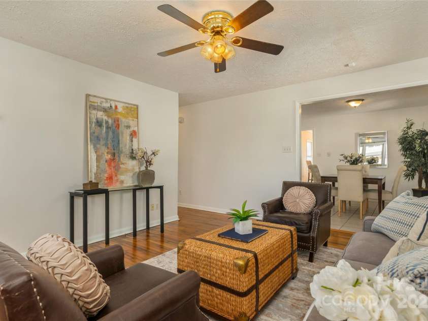 68 Vandalia Avenue, Asheville, NC 28806.  MLS# CAR4287354, YatesRealty ID 34615. 