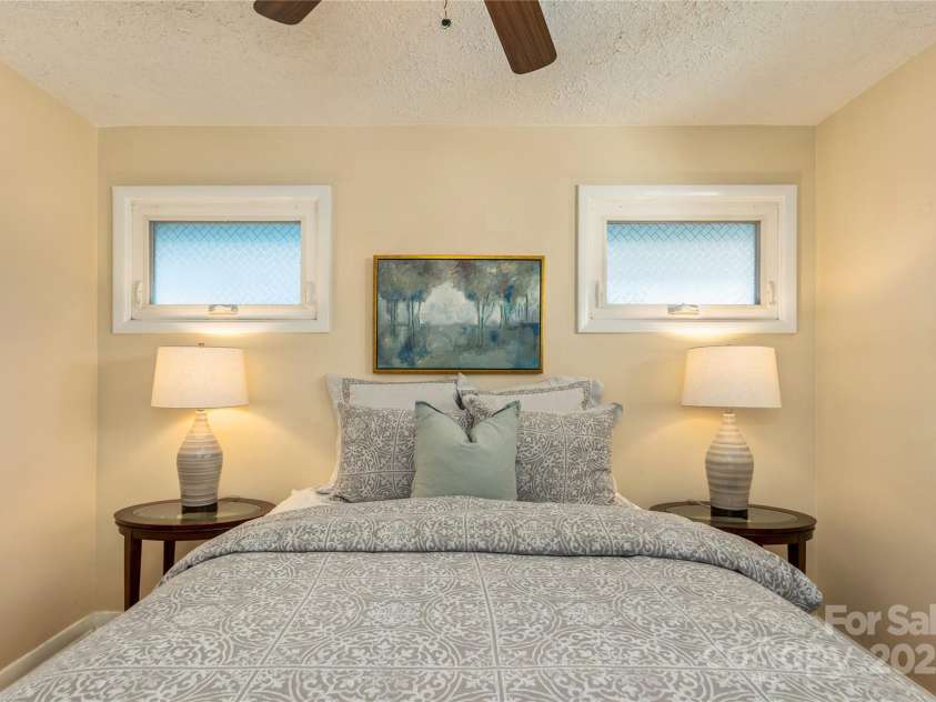 68 Vandalia Avenue, Asheville, NC 28806.  MLS# CAR4287354, YatesRealty ID 34615. 