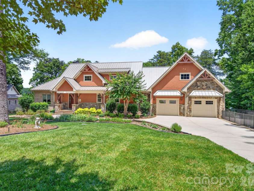 166 Balmoral Drive, Mooresville, NC 28117.  MLS# CAR4396436, YatesRealty ID 34617. 