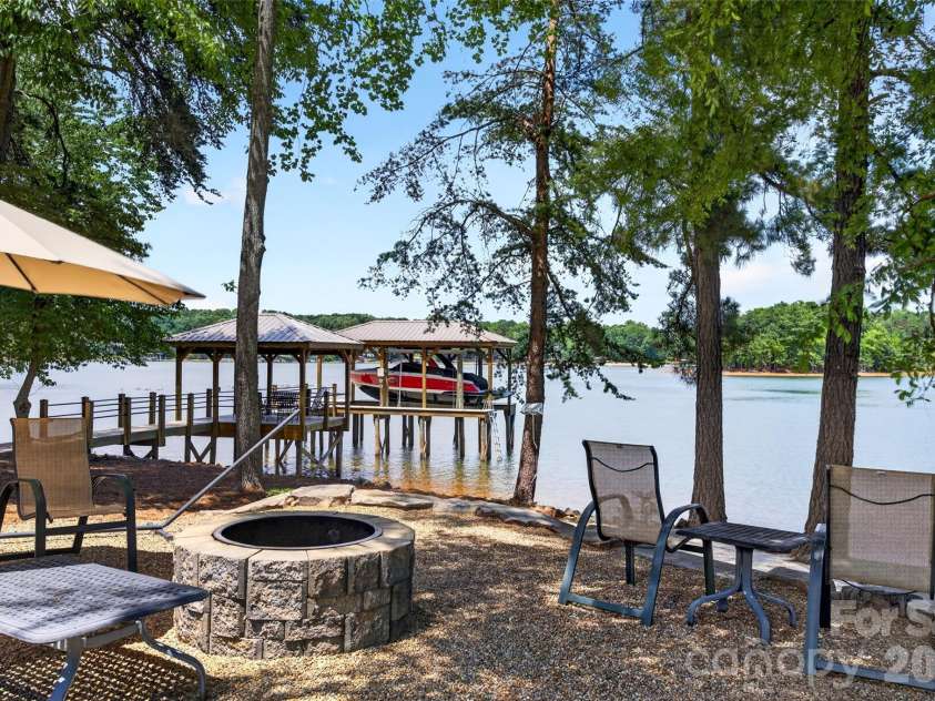 166 Balmoral Drive, Mooresville, NC 28117.  MLS# CAR4396436, YatesRealty ID 34617. 