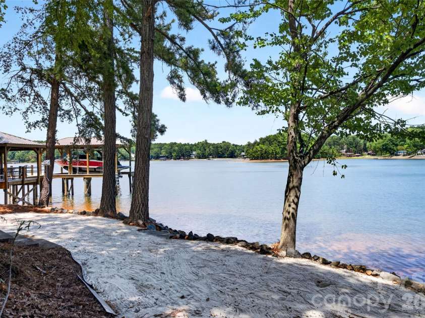 166 Balmoral Drive, Mooresville, NC 28117.  MLS# CAR4396436, YatesRealty ID 34617. 