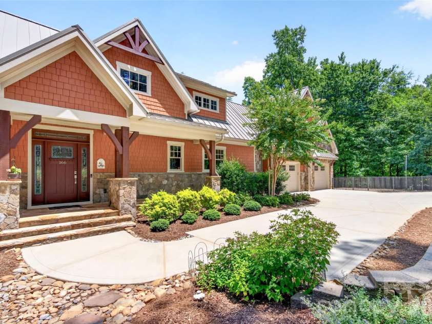 166 Balmoral Drive, Mooresville, NC 28117.  MLS# CAR4396436, YatesRealty ID 34617. 