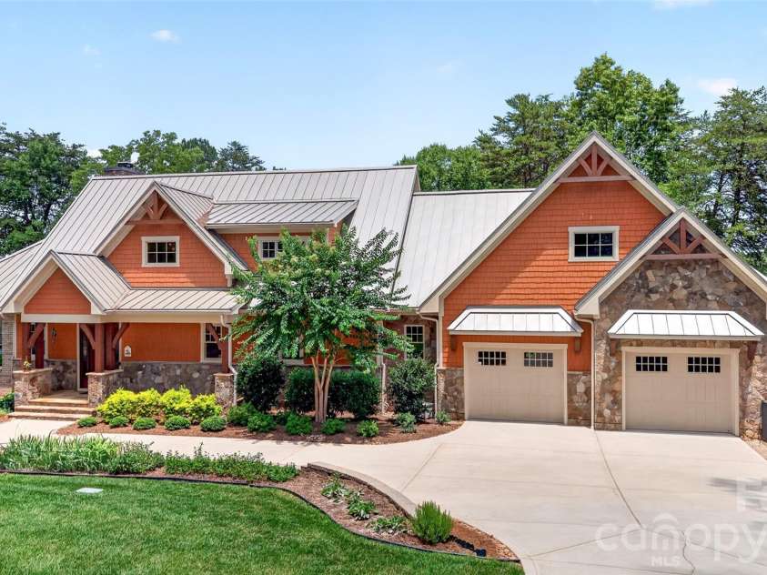 166 Balmoral Drive, Mooresville, NC 28117.  MLS# CAR4396436, YatesRealty ID 34617. 