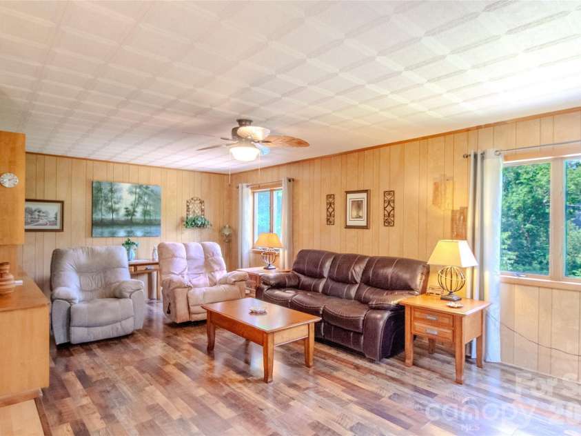 49 Jake Drive, Canton, NC 28716.  MLS# CAR4398234, YatesRealty ID 34618. 