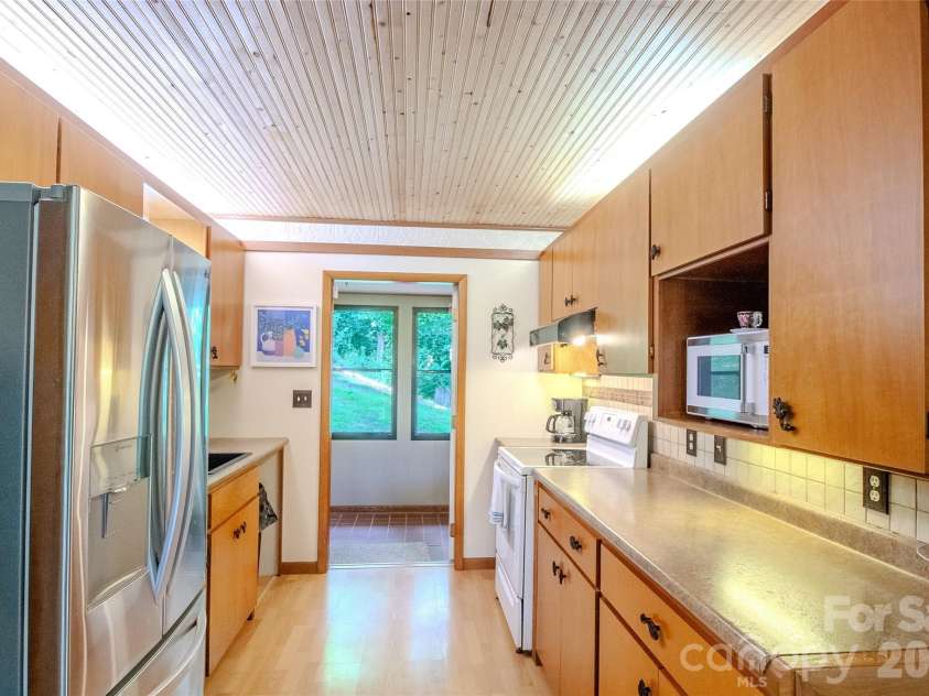 49 Jake Drive, Canton, NC 28716.  MLS# CAR4398234, YatesRealty ID 34618. Kitchen