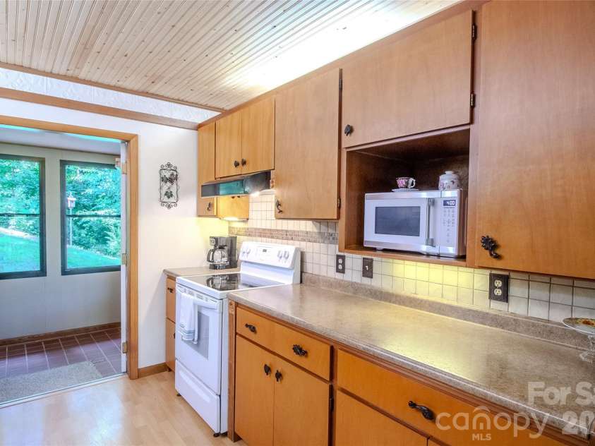 49 Jake Drive, Canton, NC 28716.  MLS# CAR4398234, YatesRealty ID 34618. Kitchen