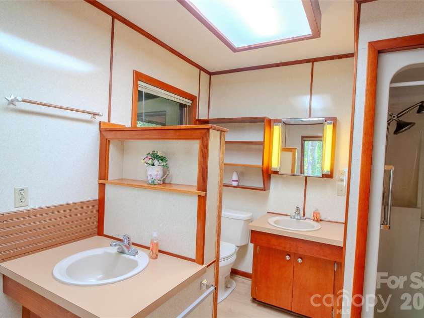 49 Jake Drive, Canton, NC 28716.  MLS# CAR4398234, YatesRealty ID 34618. Upstairs bathroom