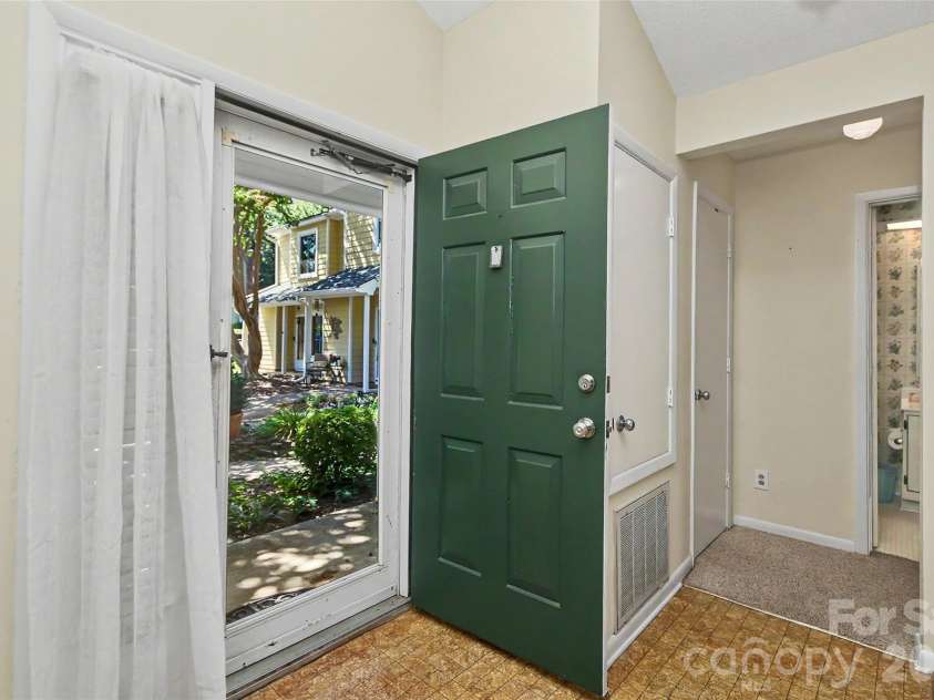 807 Sardis Cove Drive, Charlotte, NC 28270.  MLS# CAR4398749, YatesRealty ID 34619. 