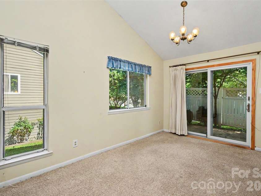 807 Sardis Cove Drive, Charlotte, NC 28270.  MLS# CAR4398749, YatesRealty ID 34619. 