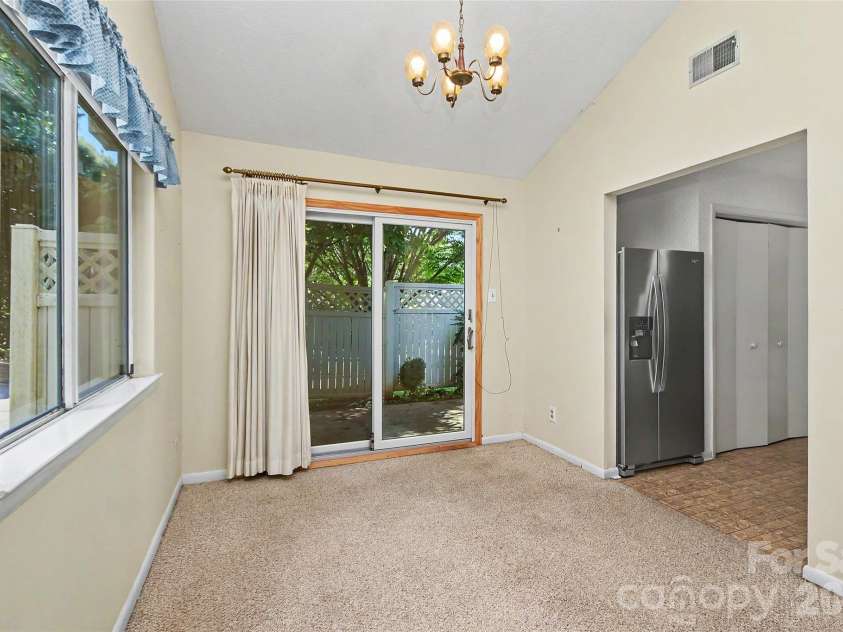 807 Sardis Cove Drive, Charlotte, NC 28270.  MLS# CAR4398749, YatesRealty ID 34619. 