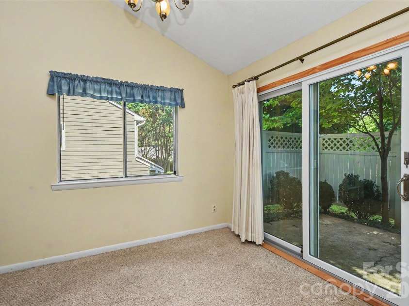 807 Sardis Cove Drive, Charlotte, NC 28270.  MLS# CAR4398749, YatesRealty ID 34619. 