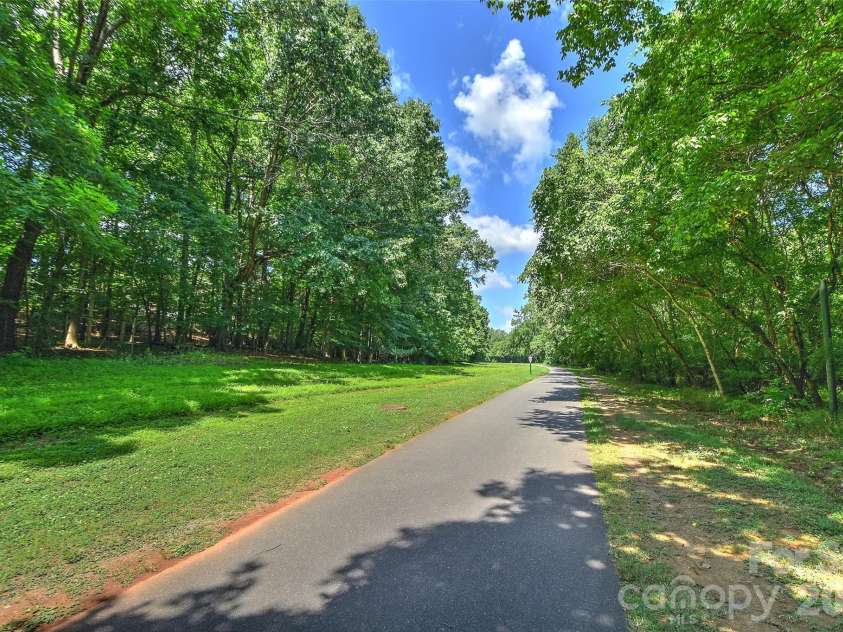 807 Sardis Cove Drive, Charlotte, NC 28270.  MLS# CAR4398749, YatesRealty ID 34619. 