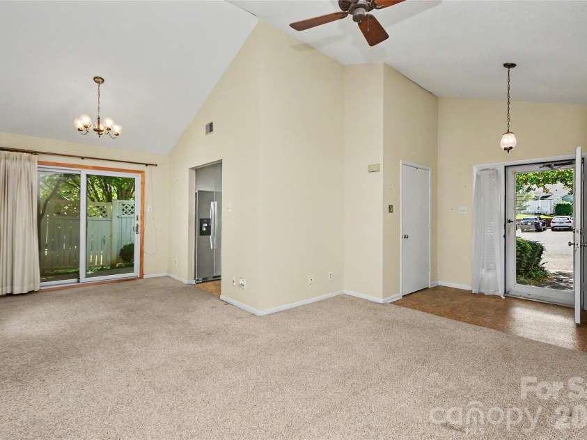 807 Sardis Cove Drive, Charlotte, NC 28270.  MLS# CAR4398749, YatesRealty ID 34619. 