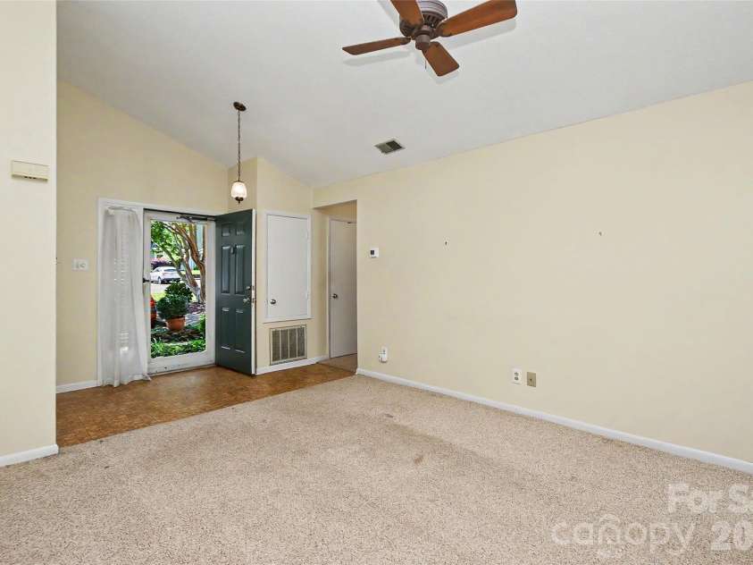 807 Sardis Cove Drive, Charlotte, NC 28270.  MLS# CAR4398749, YatesRealty ID 34619. 